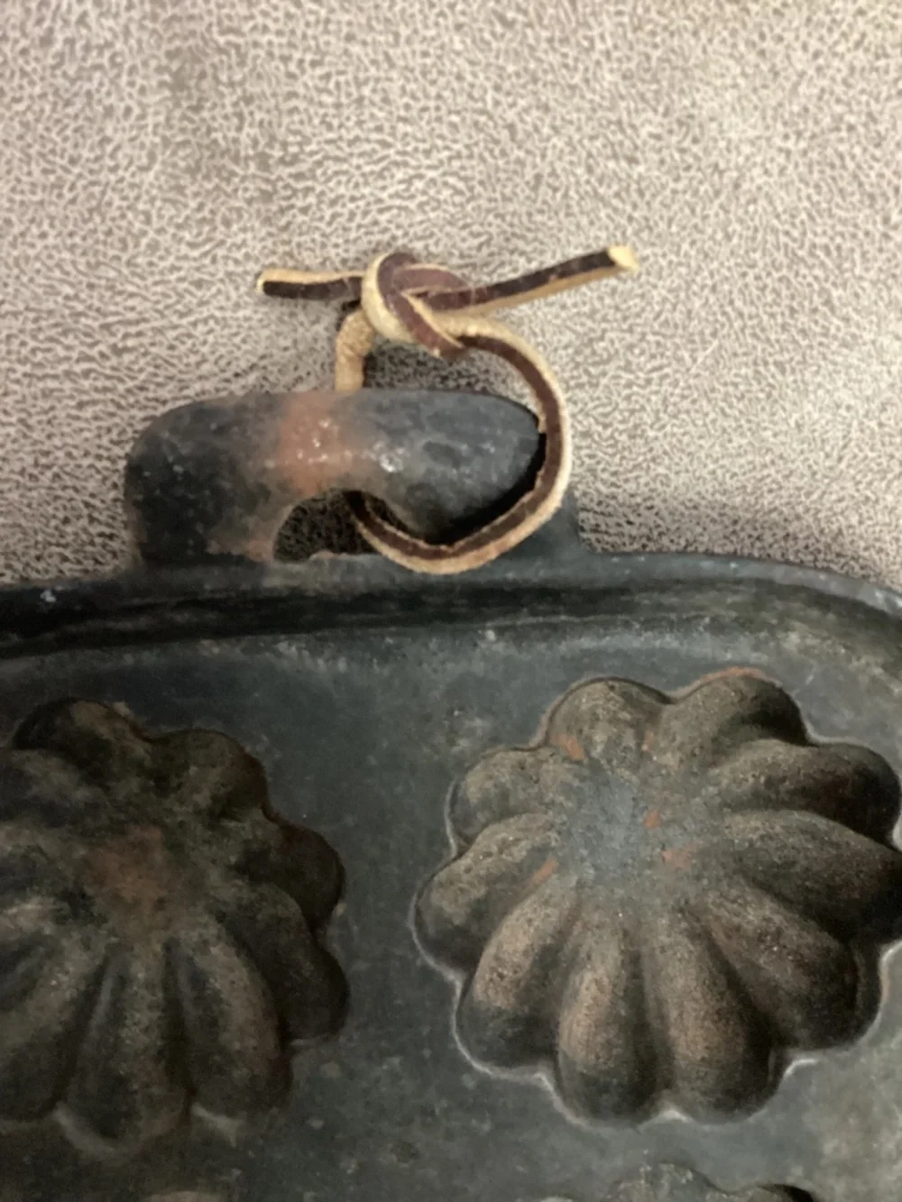 Vintage Turks head cast iron gem muffin pan no bundle
